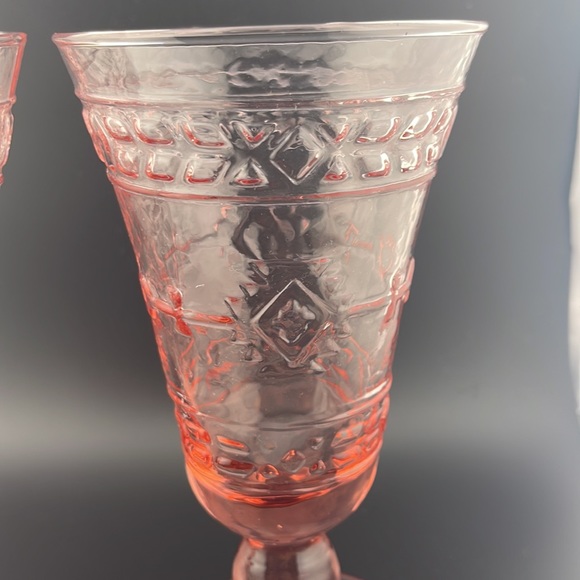 Mikasa Studio Nova Adirondack Southwestern Pink Wine Glass Goblet Lot of 2 - Picture 2 of 5